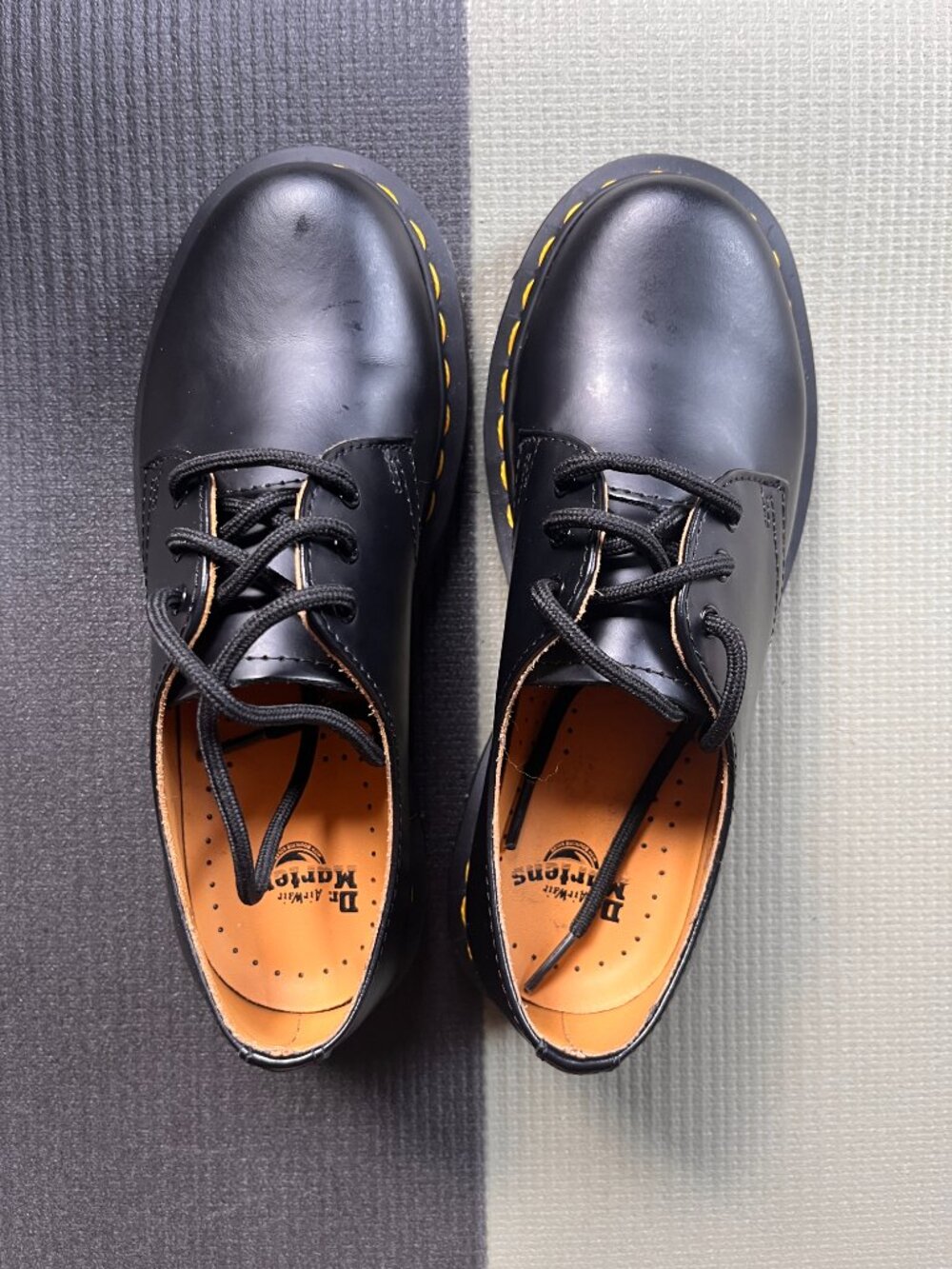 Black leather Dr. Martens platform oxford shoes #platform #drmartens
